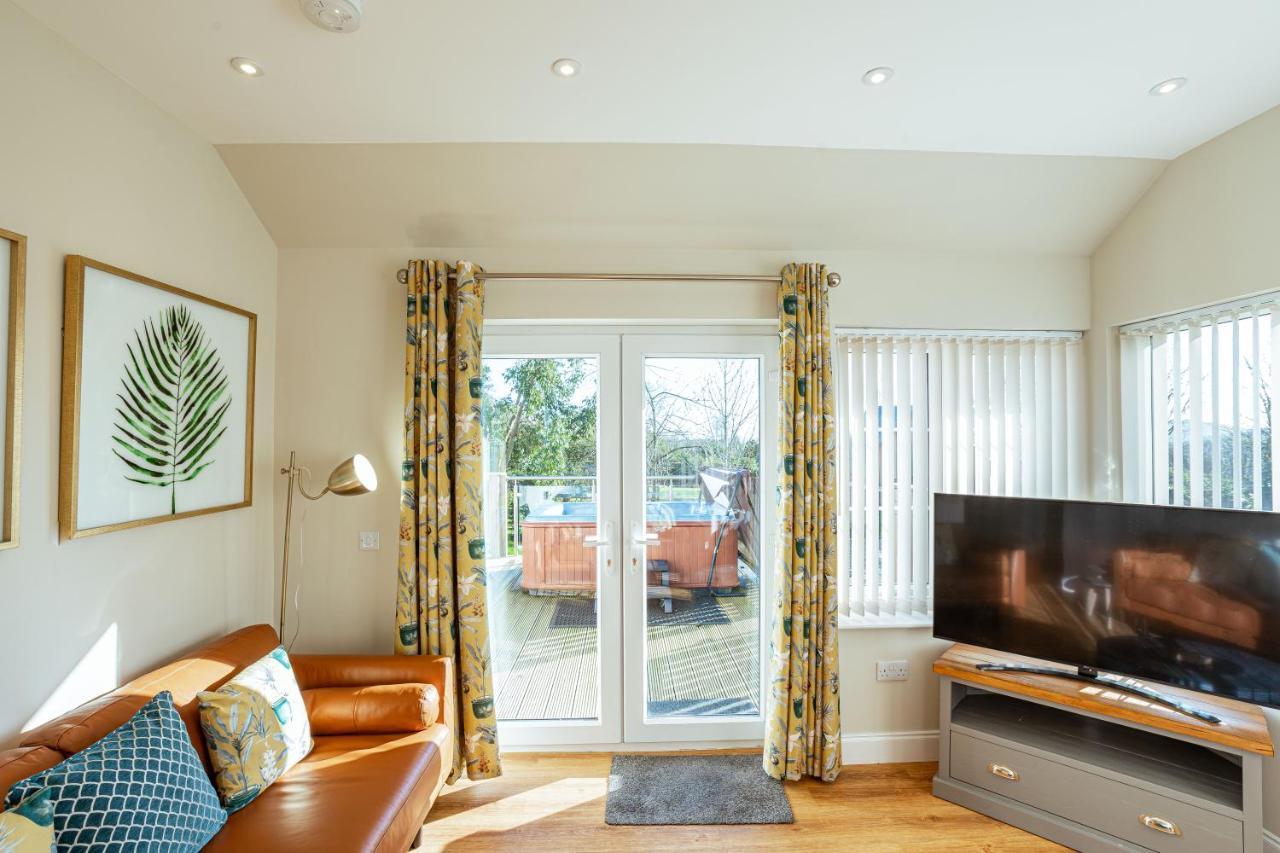 Sparrowhawk Cottage With Hot Tub Newton Stewart Dış mekan fotoğraf