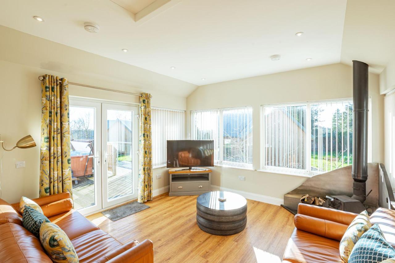 Sparrowhawk Cottage With Hot Tub Newton Stewart Dış mekan fotoğraf